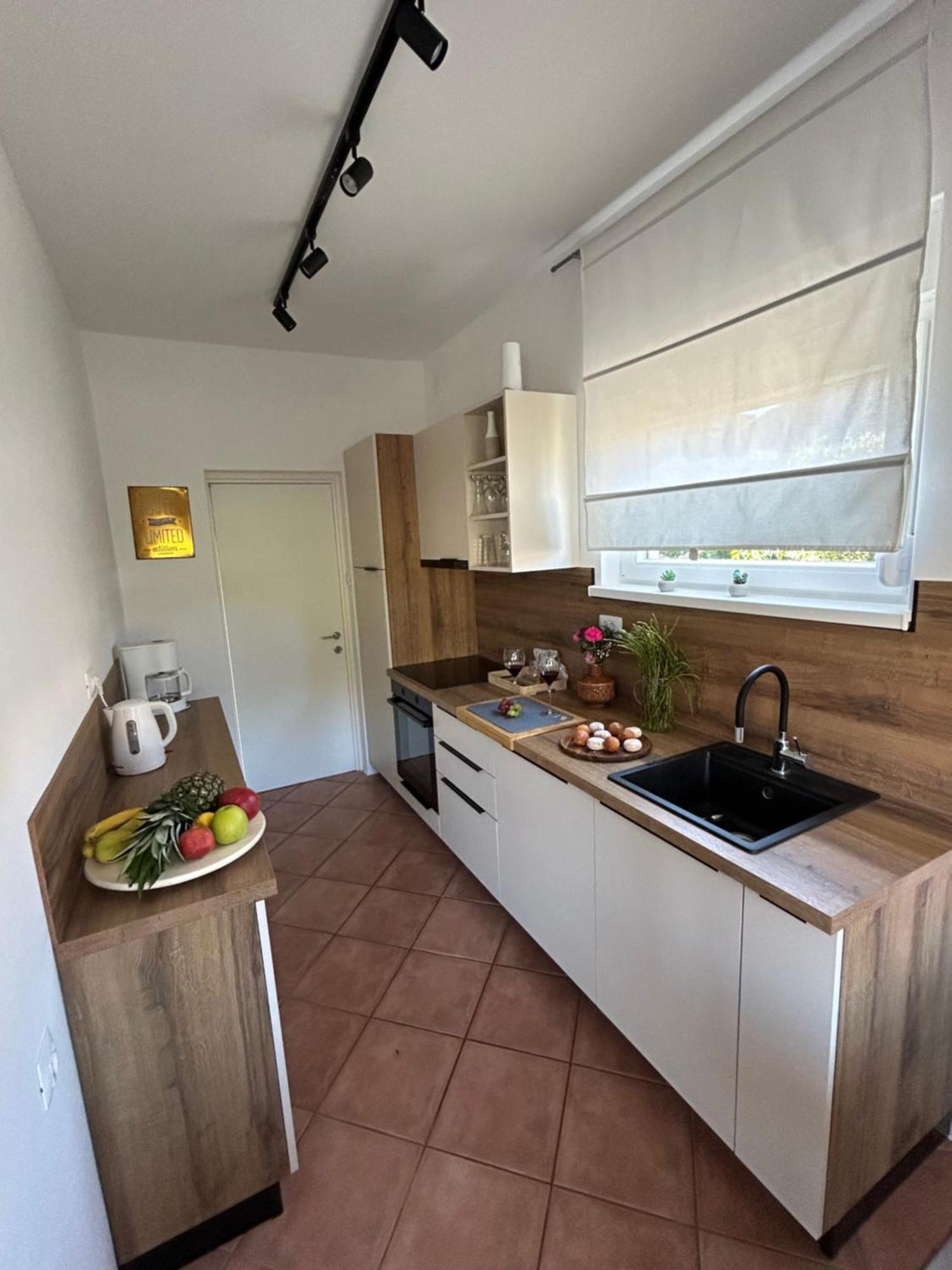 Apartments Come&Stay ปูนัต ภายนอก รูปภาพ
